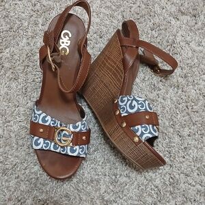 GBG Los Angeles Wedge Sandal